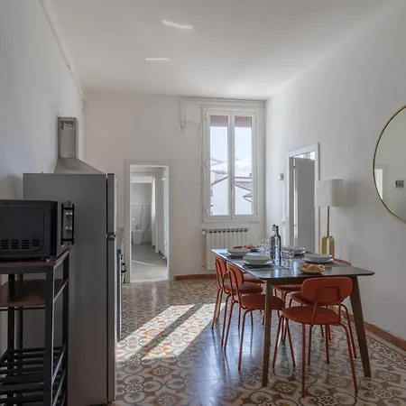 Santa Maria Novella Family In Apartment